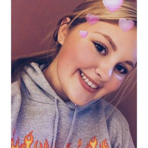 Meet your Posher, Caroline